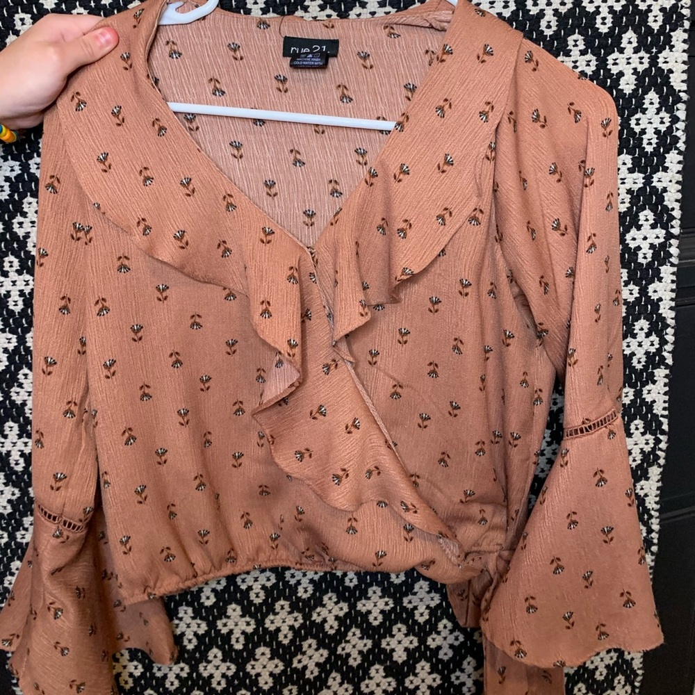 super cute blouse